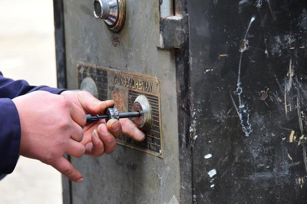 機(jī)械鎖保險(xiǎn)柜開(kāi)鎖 機(jī)械鎖保險(xiǎn)柜開(kāi)鎖